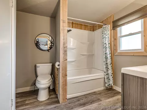 Bath - 32033 E 695 Way, Wagoner, OK 74467 photo 1 of 7