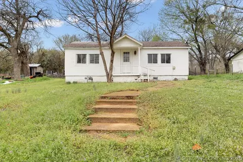 815 N J St, Hugo, OK 74743