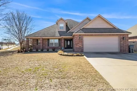 14560 Jordan Ct, Glenpool, OK 74033