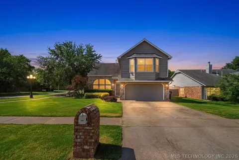 1702 W 110th Pl S, Jenks, OK 74037