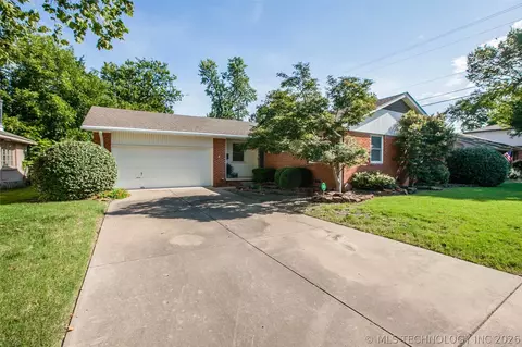 4003 E 52nd St, Tulsa, OK 74135