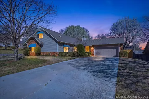 1711 Valley Rd, Sapulpa, OK 74066