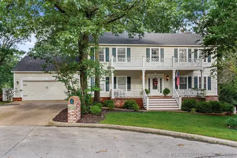 1110 N Renaissance Dr, Sand Springs, OK 74063