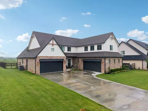 19104 E Beecher Ct, Owasso, OK 74055