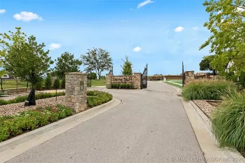 10613 S Holley St, Jenks, OK 74037