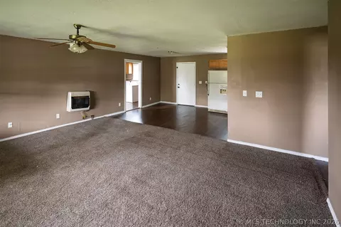 Living - 511 E 6th St, Hulbert, OK 74441 photo 2 of 3