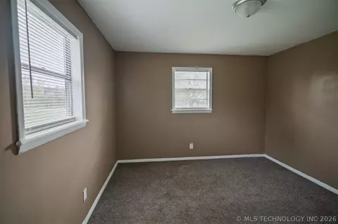 Bedroom - 511 E 6th St, Hulbert, OK 74441 photo 3 of 3