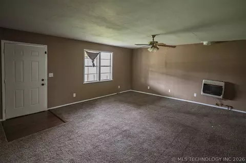 Living - 511 E 6th St, Hulbert, OK 74441 photo 1 of 3