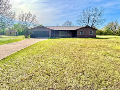 402 S Sockey Ln, Stigler, OK 74462