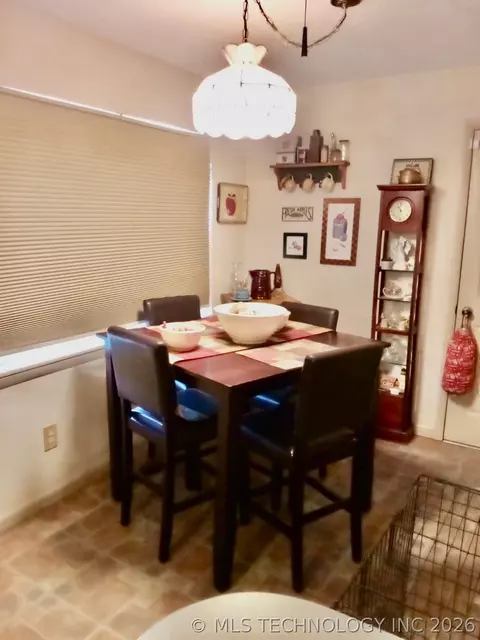 Dining - 264 SE Main St, Eufaula, OK 74432 photo 1 of 1