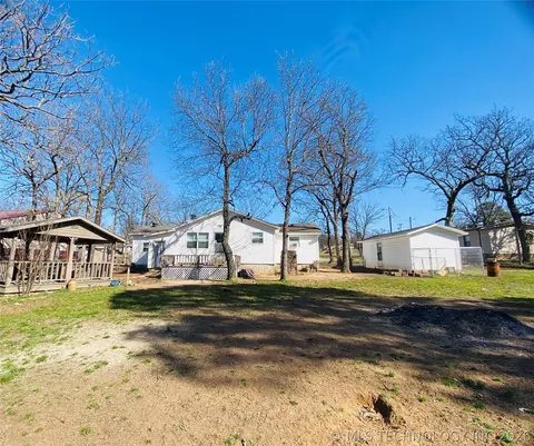 Exterior - 264 SE Main St, Eufaula, OK 74432 photo 3 of 7