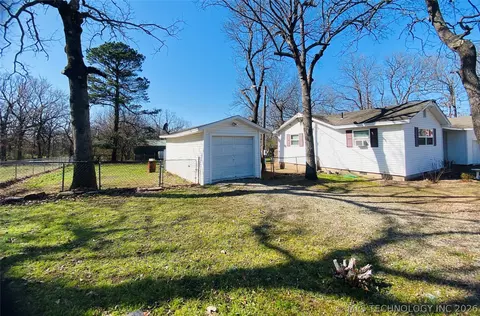 Exterior - 264 SE Main St, Eufaula, OK 74432 photo 2 of 7