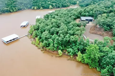 11 Chardonnay Ln, Stigler, OK 74462