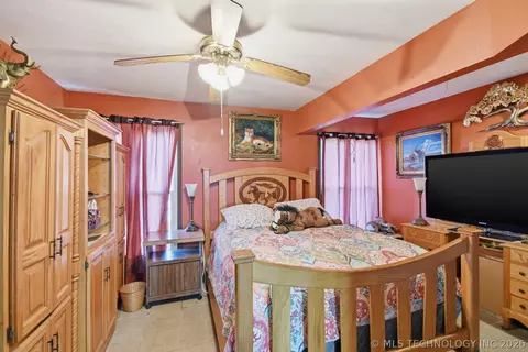 Bedroom - 3431 E 360 Rd, Talala, OK 74080 photo 5 of 6