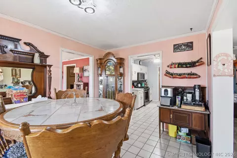 Dining - 3431 E 360 Rd, Talala, OK 74080 photo 3 of 3