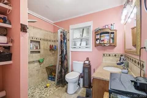 Bath - 3431 E 360 Rd, Talala, OK 74080 photo 4 of 4
