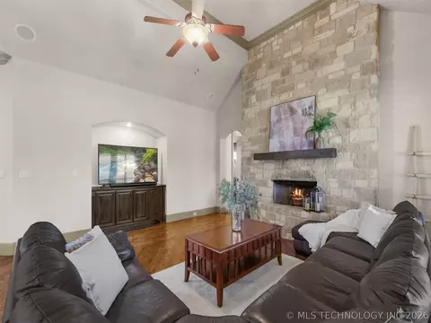 Living - 22533 Front Nine, Thackerville, OK 73459 photo 2 of 2