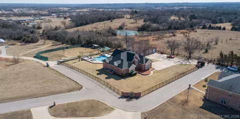 203 Hillcrest Hts, Durant, OK 74701