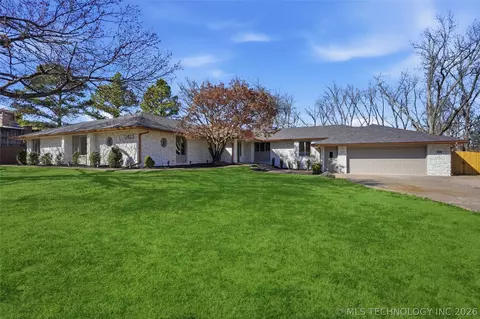 2425 E 53rd St, Tulsa, OK 74105