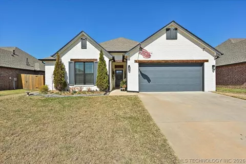 27423 E 109th St S, Coweta, OK 74429