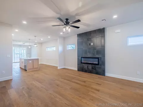 1007 E Delmar St, Broken Arrow, OK 74012 photo 2
