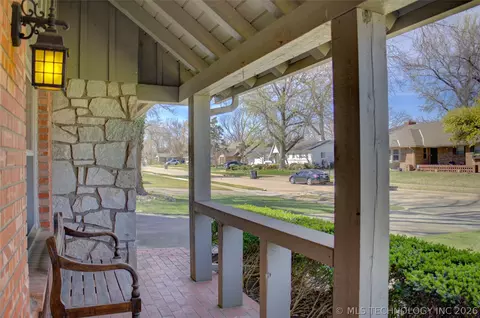1736 E 59th Pl, Tulsa, OK 74105 photo 3