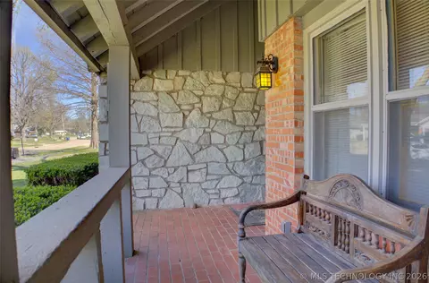 1736 E 59th Pl, Tulsa, OK 74105 photo 2