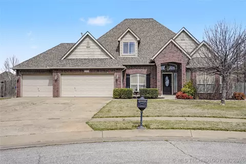 1640 E Boston Ct, Broken Arrow, OK 74012