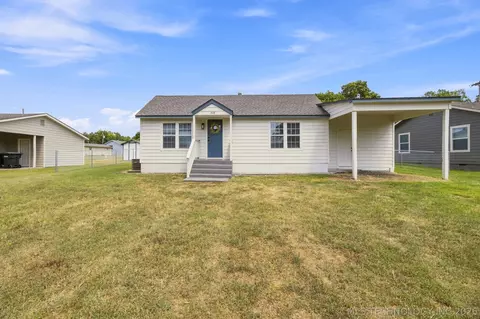 308 First St, Tahlequah, OK 74464