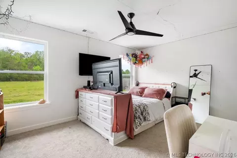 Bedroom - 32302 E 67th Pl S, Broken Arrow, OK 74014 photo 4 of 5