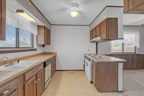 12111 E 36th St, Tulsa, OK 74146 photo 24