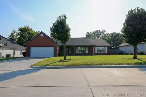 1601 N Detroit Ave, Tulsa, OK 74106