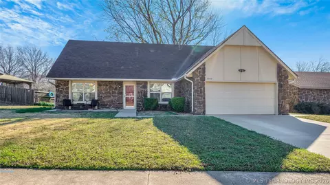 7005 S Birch Ave, Broken Arrow, OK 74011
