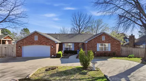 9867 S Maybelle Ave, Jenks, OK 74037