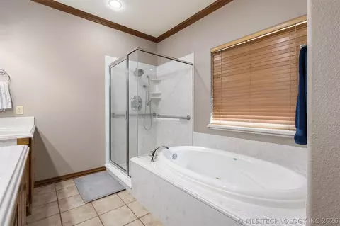 Bath - 9 Tabernacle, Calera, OK 74730 photo 4 of 4