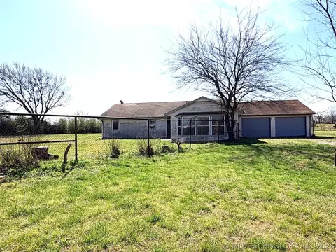 13076 Bramble St, Henryetta, OK 74437