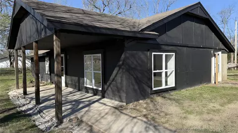 305 W Commercial St, Inola, OK 74036