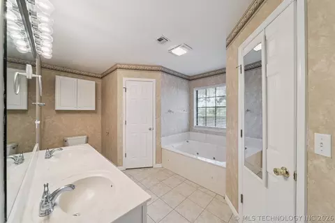 Bath - 9534 E 76th St, Tulsa, OK 74133 photo 1 of 4