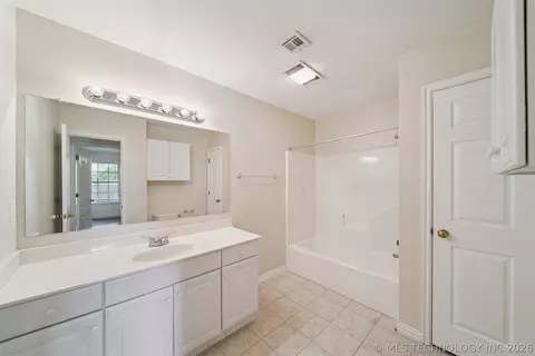 Bath - 9534 E 76th St, Tulsa, OK 74133 photo 4 of 4