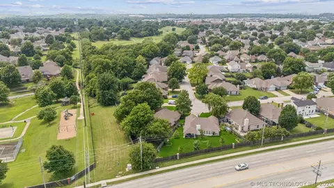 View/Area - 9534 E 76th St, Tulsa, OK 74133 photo 3 of 3