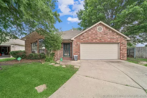 9534 E 76th St, Tulsa, OK 74133
