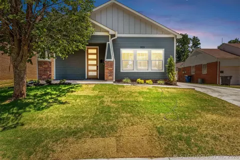1123 S Delaware Pl, Tulsa, OK 74104