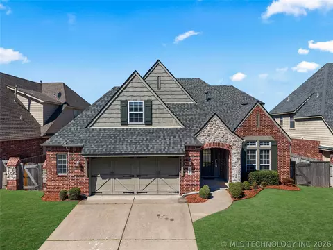 808 S Butternut Ave, Broken Arrow, OK 74012
