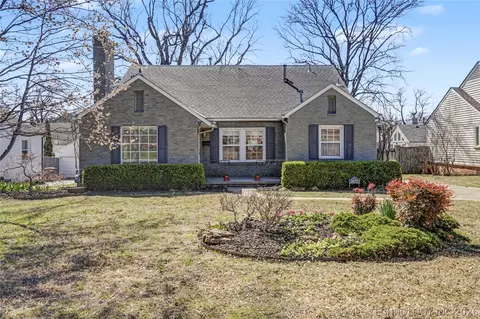 2432 E 25th Pl, Tulsa, OK 74114