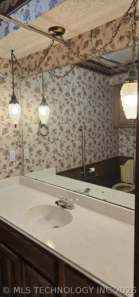 Bath - 10815 E 7th St, Tulsa, OK 74128 photo 1 of 2