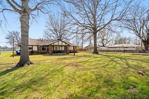 Exterior - 10815 E 7th St, Tulsa, OK 74128 photo 5 of 7