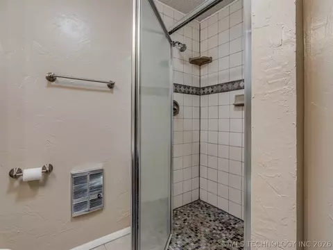 Bath - 110390 S 4183, Checotah, OK 74426 photo 4 of 7