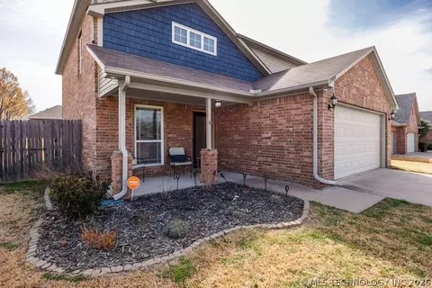 1904 Barnett Pl, Bartlesville, OK 74006