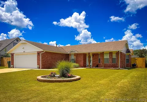 4005 Chaucer St, Muskogee, OK 74403