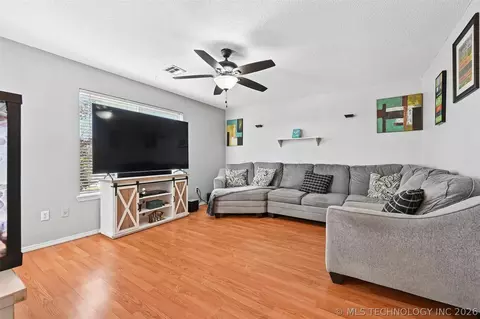 109 E 149th St, Glenpool, OK 74033 photo 6